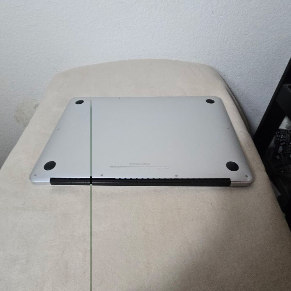 Apple Mac Book Air 2014 13in (Gray) - Picture 9 of 9